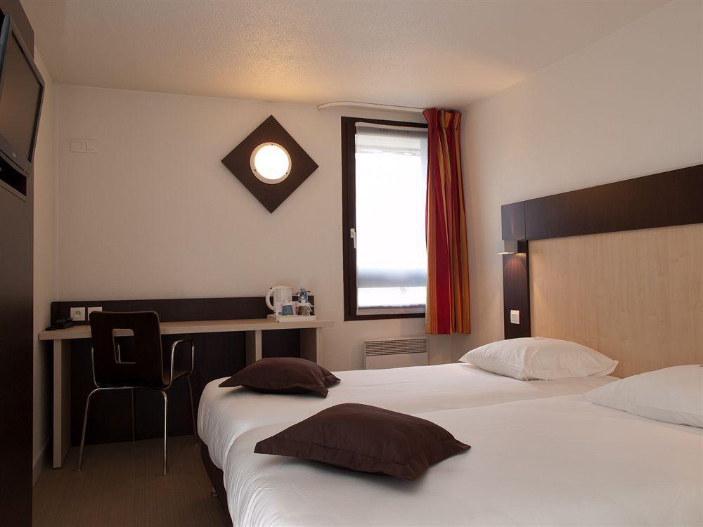 Kyriad Rouen Nord - Mont Saint Aignan Экстерьер фото