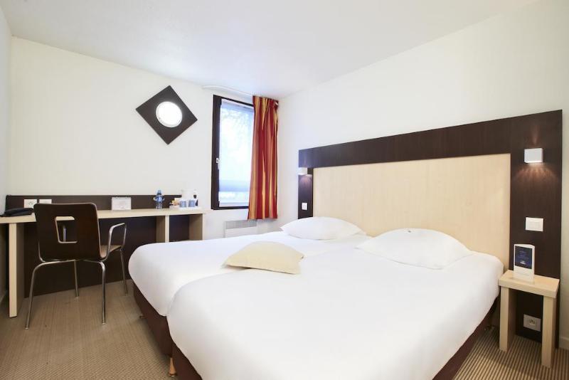 Kyriad Rouen Nord - Mont Saint Aignan Экстерьер фото